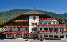 Hotel Kronplatzer Hof